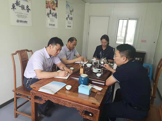 省黃三角農(nóng)高區(qū)金融局領導蒞臨集團公司檢查指導工作.jpg