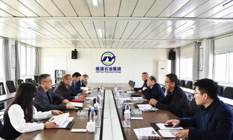 農(nóng)高區(qū)黨工委委員、管委會(huì)副主任曹永湖到俊源石油走訪